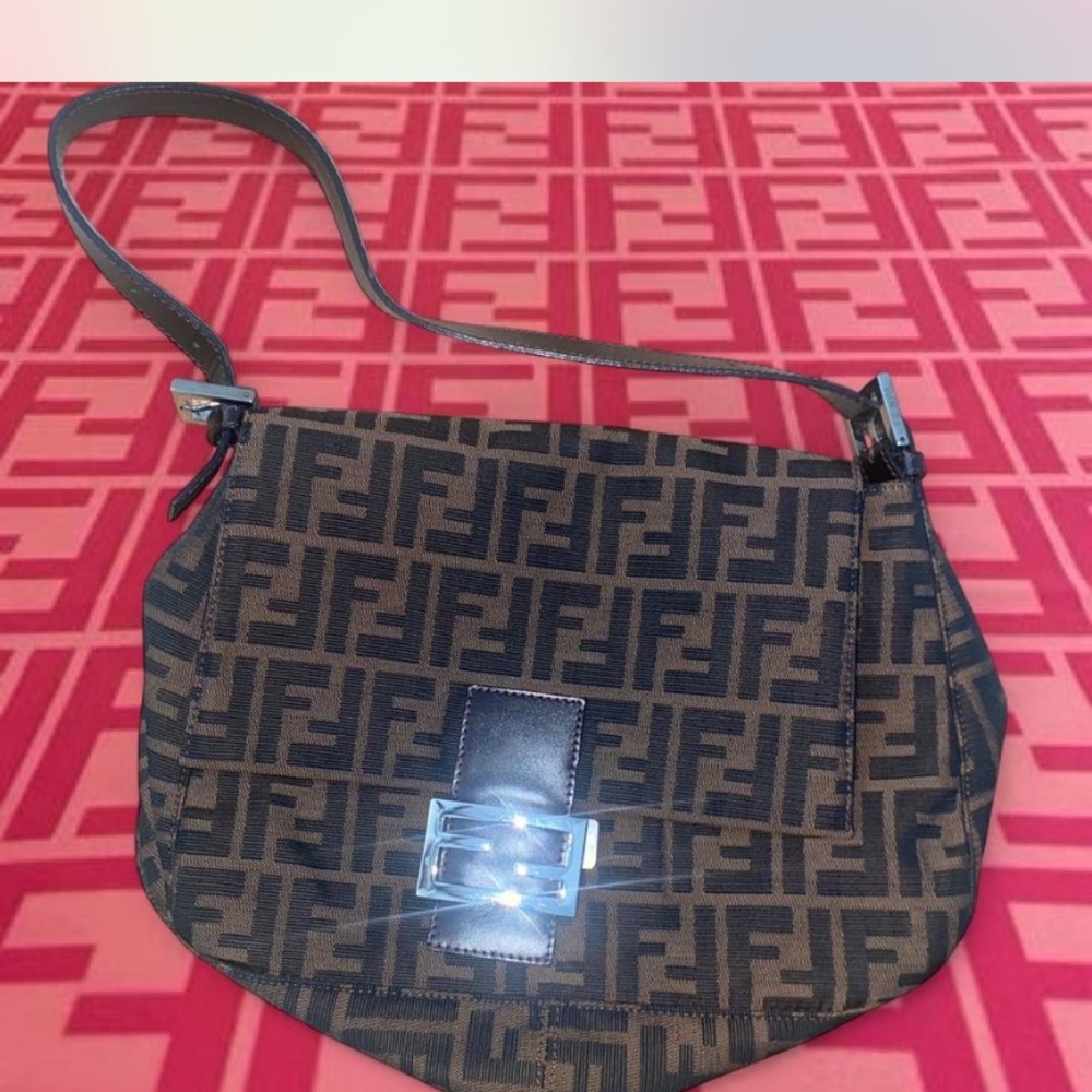 90’s VINTAGE Fendi Mama Zucca print baguette